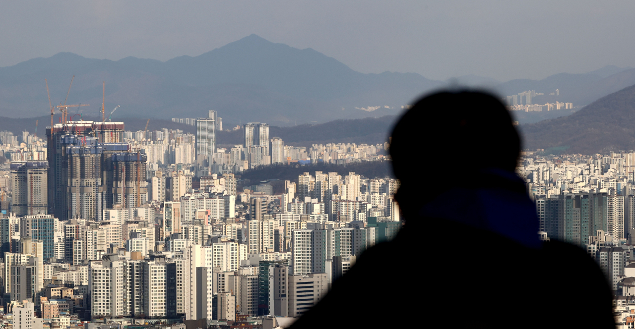 수도권 아파트 경매, 낙찰가율은 ‘역대 최고’…거래는 ‘역대 최저’ [부동산360]