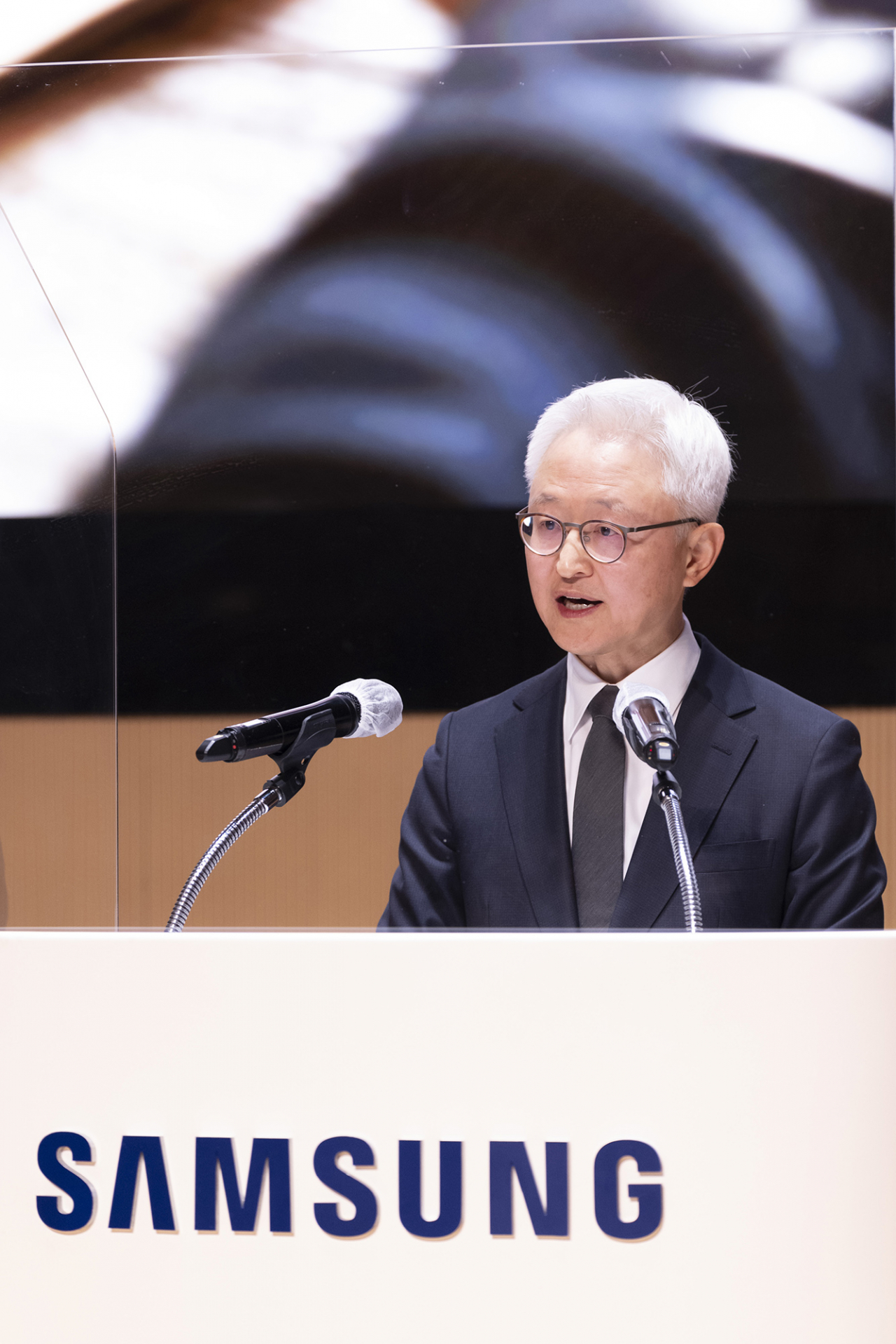 삼성전자가 3일 오전 수원 '삼성 디지털 시티'에서 개최한 2022년 시무식에서 경계현 대표이사 사장이 신년사를 전하고 있다[삼성전자 제공]