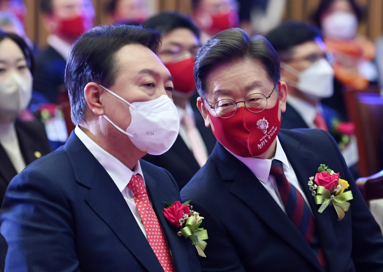 더불어민주당 이재명 대선 후보(오른쪽)와 국민의힘 윤석열 대선 후보 [연합]