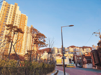 은평구는 지난해 12월 셋째주, 넷째주 연속으로 아파트 매매가격이 하락했다. 사진은 응암동 소재 아파트 단지 전경. [헤럴드경제DB]