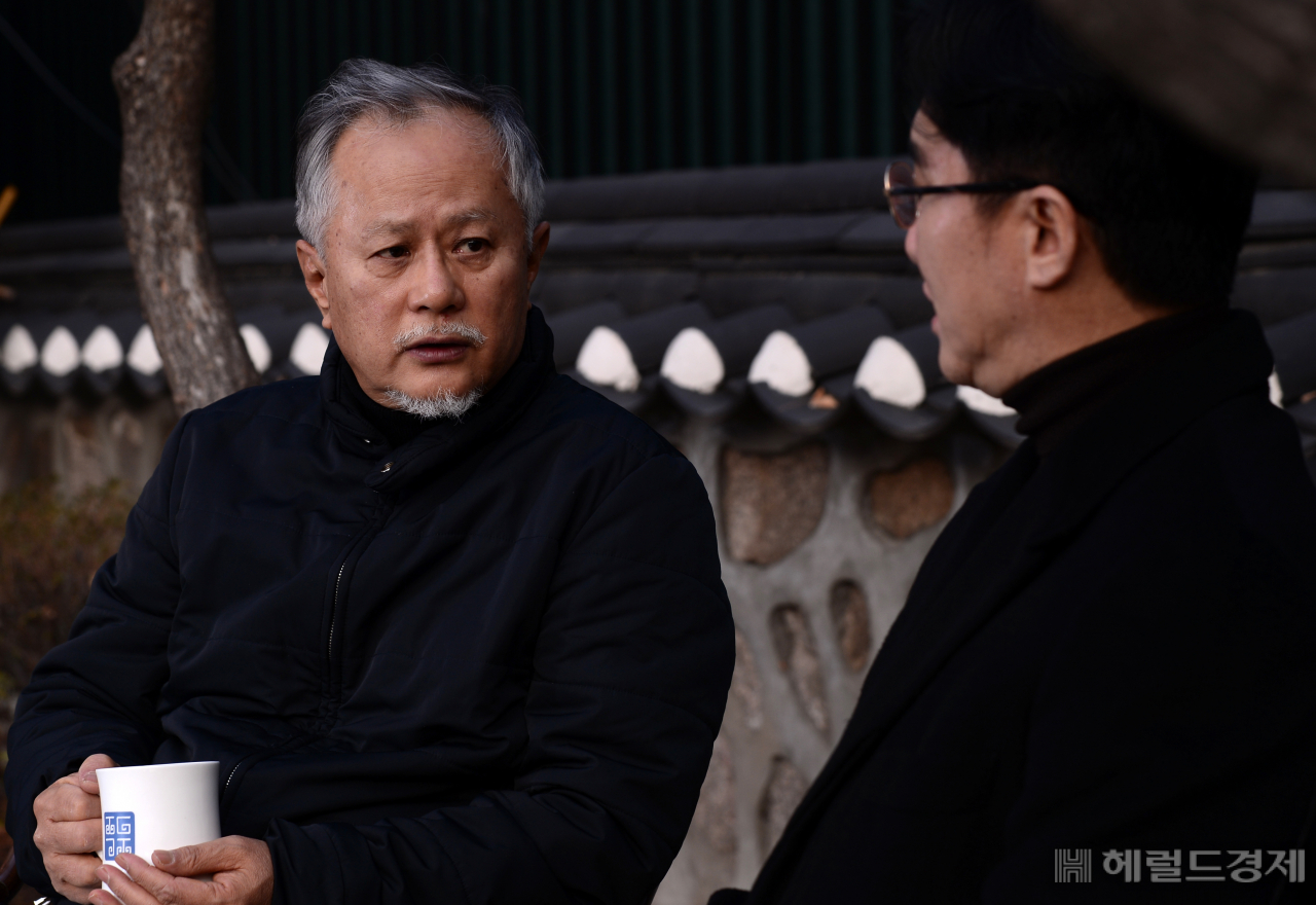 송승환 한국뮤지컬제작사협회 고문은 “20여년 전에 비하면 지금의 시장은 규모, 관객 면에서 엄청나게 커졌다”며 “브로드웨이가 50년 동안 한 것을 우리는 20년 만에 해냈다”고 말했다. 박해묵 기자