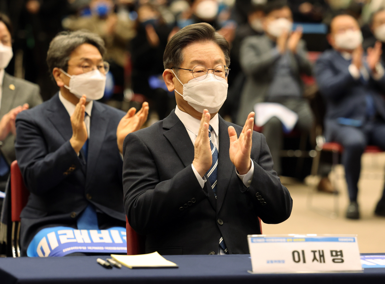 더불어민주당 이재명 대선후보가 지난 5일 광주시 서구 김대중컨벤션센터에서 열린 국가비전·국민통합위원회 광주비전회의에 참석해 있다. [연합]