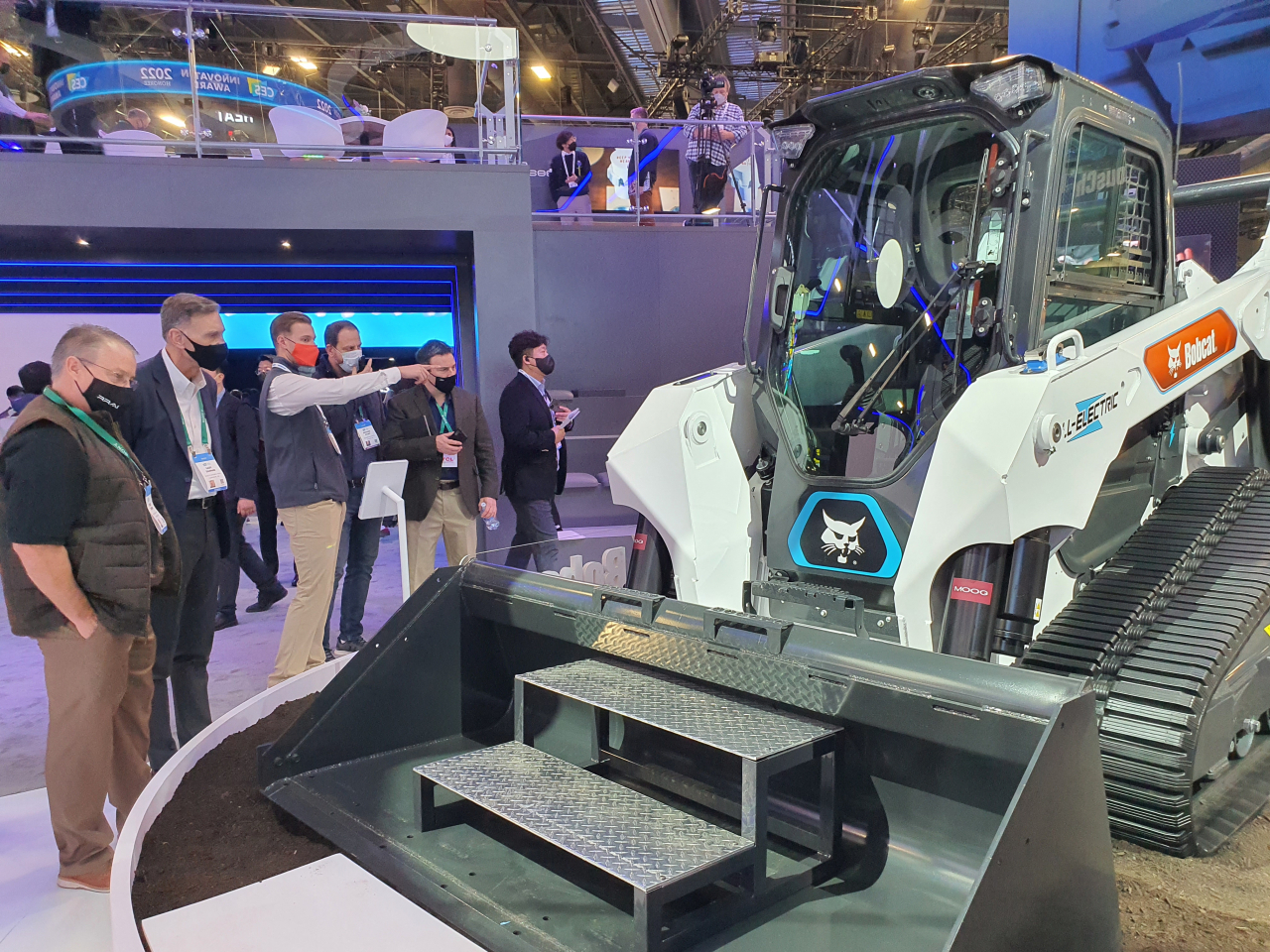 두산밥캣이 CES2022에서 공개한 완전 전동화 트랙로더 T7X[원호연 기자]