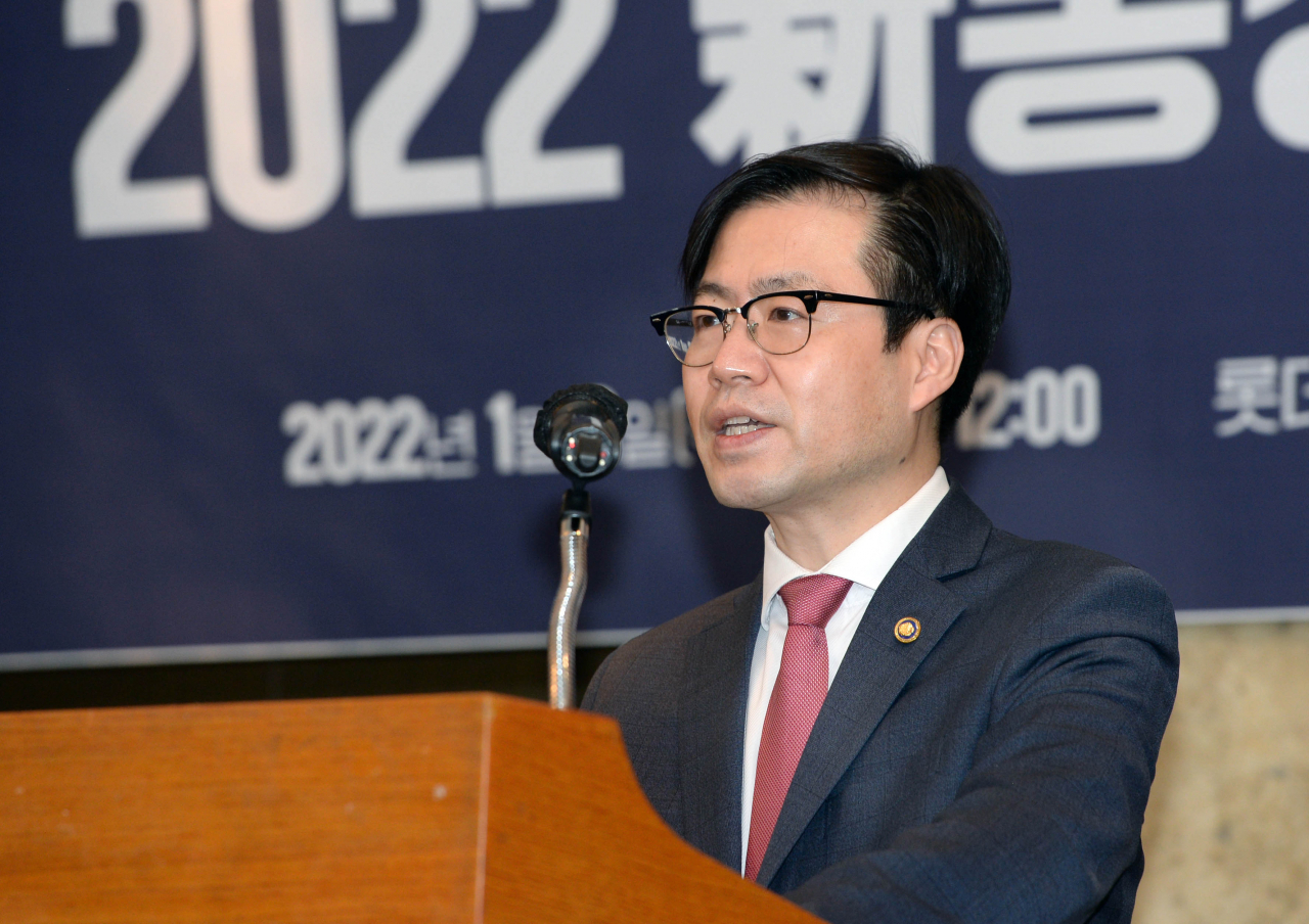 여한구 산업통상자원부 통상교섭본부장이 6일 서울 중구 롯데호텔에서 온·오프라인으로 진행된 ‘2022 신통상 이슈 전략 세미나’에서 축사를 하고 있다. [산업통상자원부 제공]