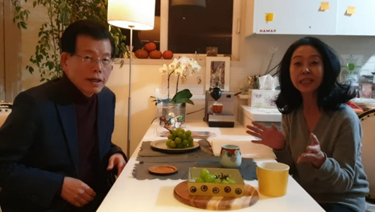 ‘[긴급] 김부선 유튜브 데뷔! 이재명 재판 전야’ 영상 속 장영하 변호사와 김부선 씨. [허당투사 김부선 TV 유튜브 캡쳐]