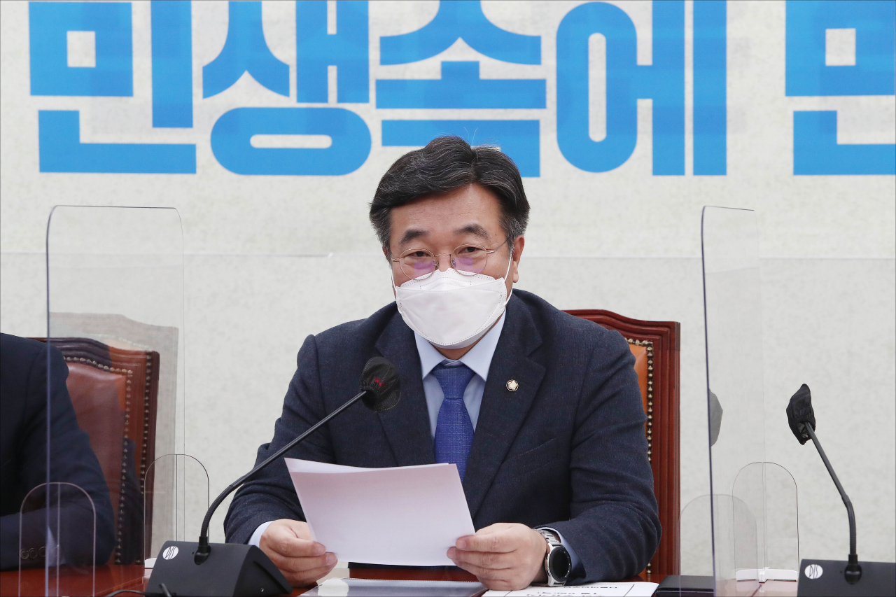 더불어민주당 윤호중 원내대표가 6일 오전 서울 여의도 국회에서 열린 정책조정회의에서 발언하고 있다. [이상섭 기자]