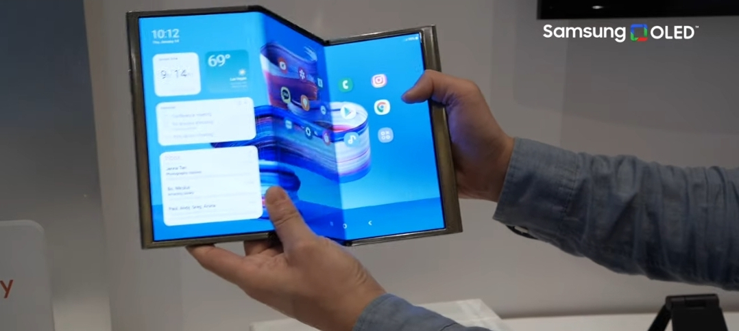 삼성디스플레이가 ‘CES 2022’ 프라이빗 부스에서 공개한 차세대 OLED. [유튜브 Abhijeet Mishra 캡처]