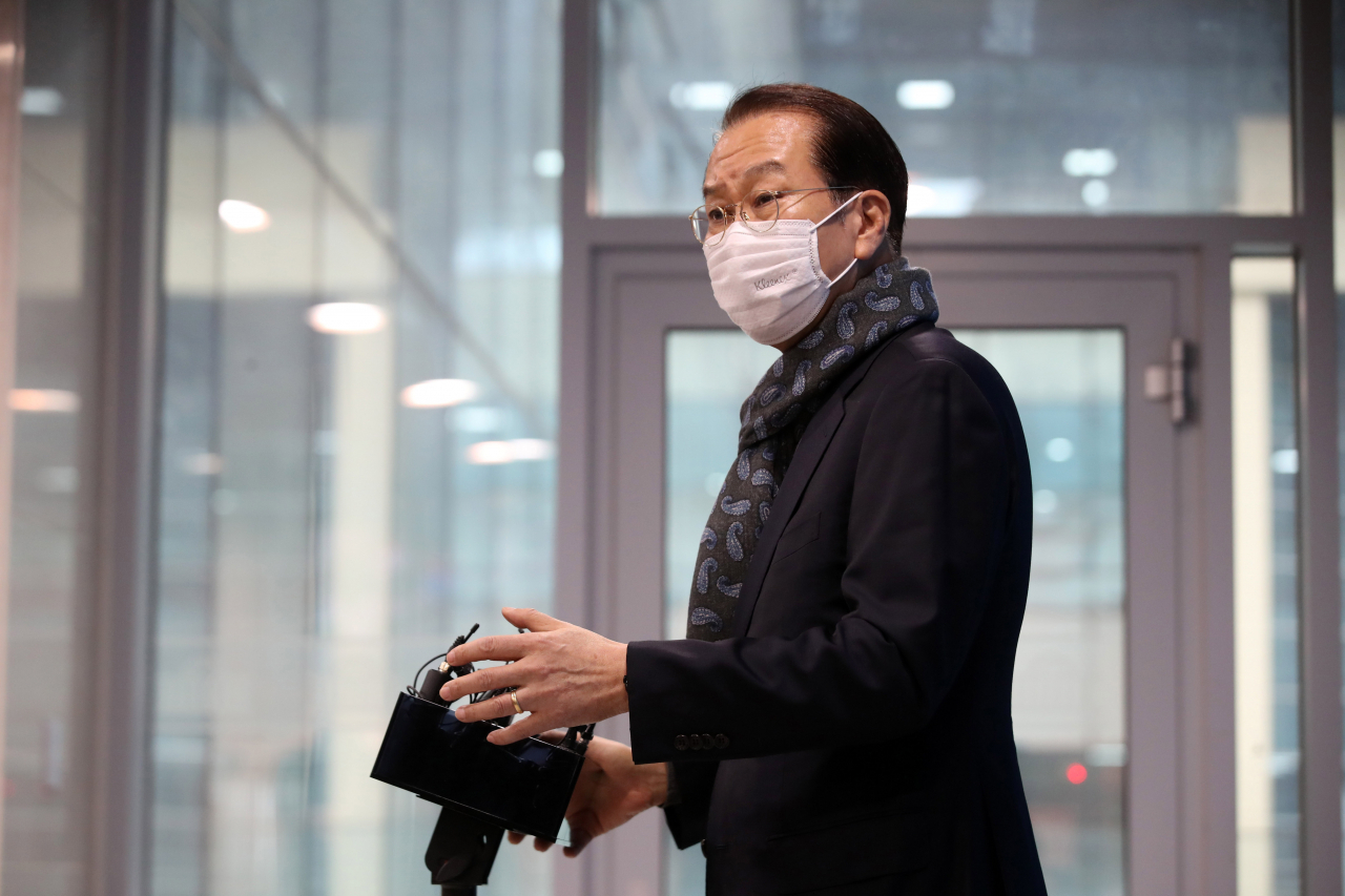 국민의힘 선거대책본부장으로 임명된 권영세 의원이 5일 오후 국회 소통관에서 취재진의 질문에 답하고 있다. [헤럴드경제=이상섭 기자]