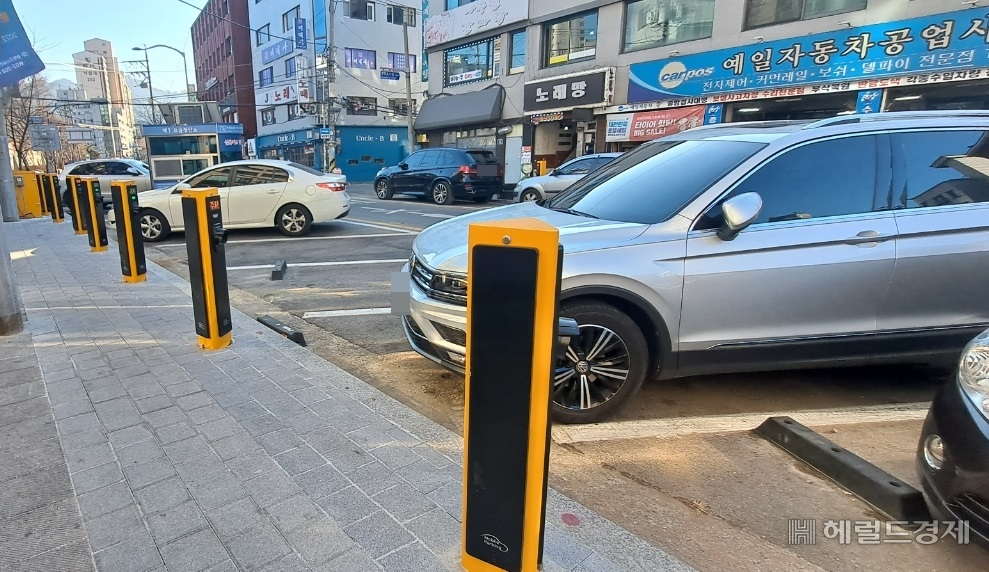 스마트 무인운영시스템을 구축, 운영하고 있는 낙성대제1주차장.