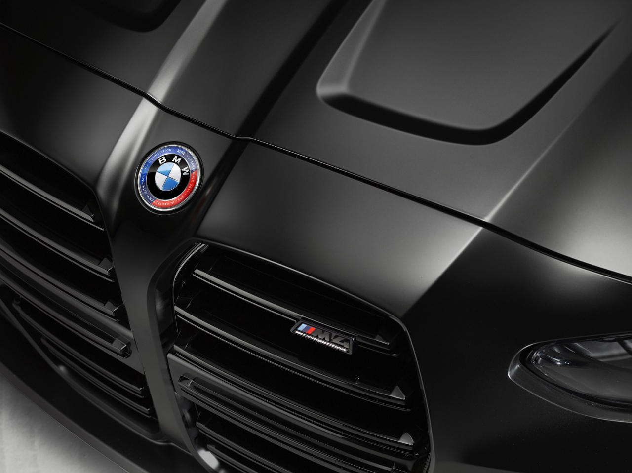 BMW M4 컴페티션 x KITH 드로우 엠블럼. [BMW 코리아 제공]