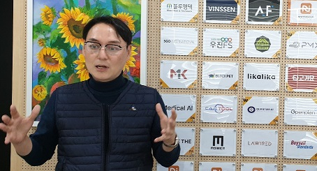 창업기업 액셀러레이터인 뉴패러다임인베스트먼트의 박제현 대표가 자사의 투자방침과 성공적 창업 방향에 대해 설명하고 있다. 유재훈 기자