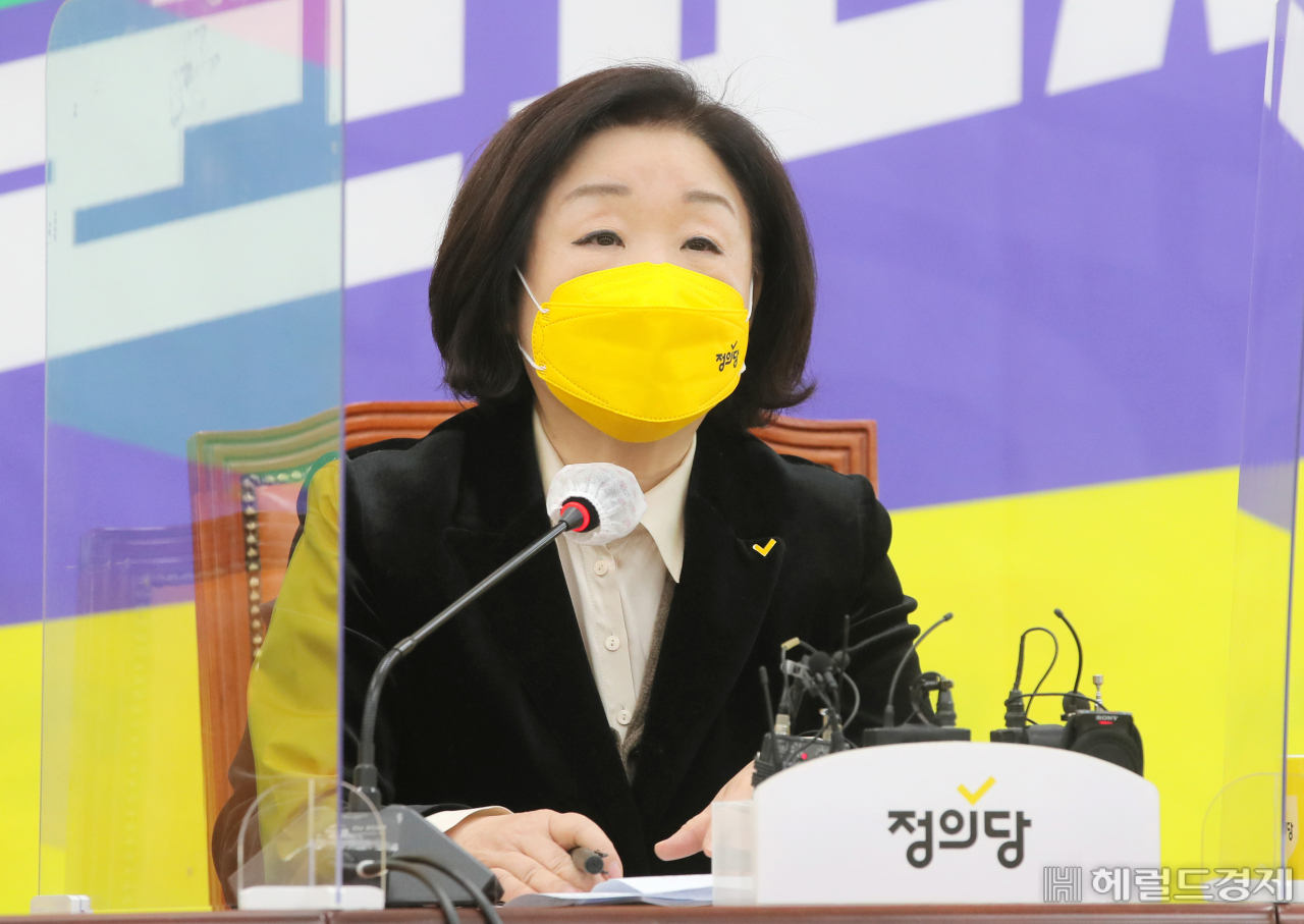 정의당 심상정 대선 후보가 지난 3일 오전 국회에서 열린 선거대책위원회 회의에서 발언하고 있다. 이상섭 기자
