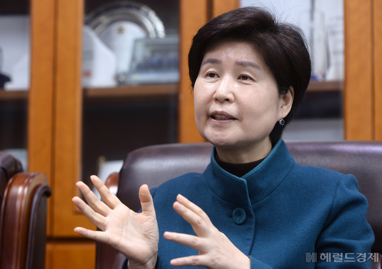 백혜련 더불어민주당 국가인재위 총괄단장이 지난 12일 오전 서울 여의도 국회 의원회관에서 본지와 인터뷰를 하고 있다. 이상섭 기자