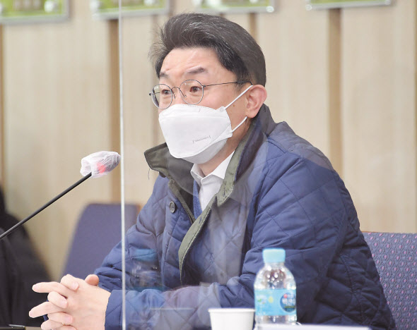 이억원 기획재정부 차관이 14일 서울시농수산식품공사에서 열린 제2차 물가관계차관회의를 주재하고 있다. [연합]