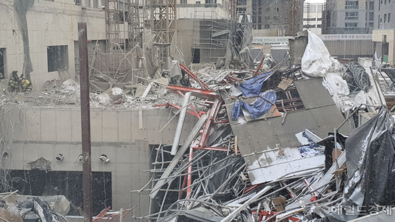 지난 11일 오후 3시 46분께 광주 서구에 소재한 현대산업개발 시공 현장에서 붕괴 사고가 발생했다./서인주 기자