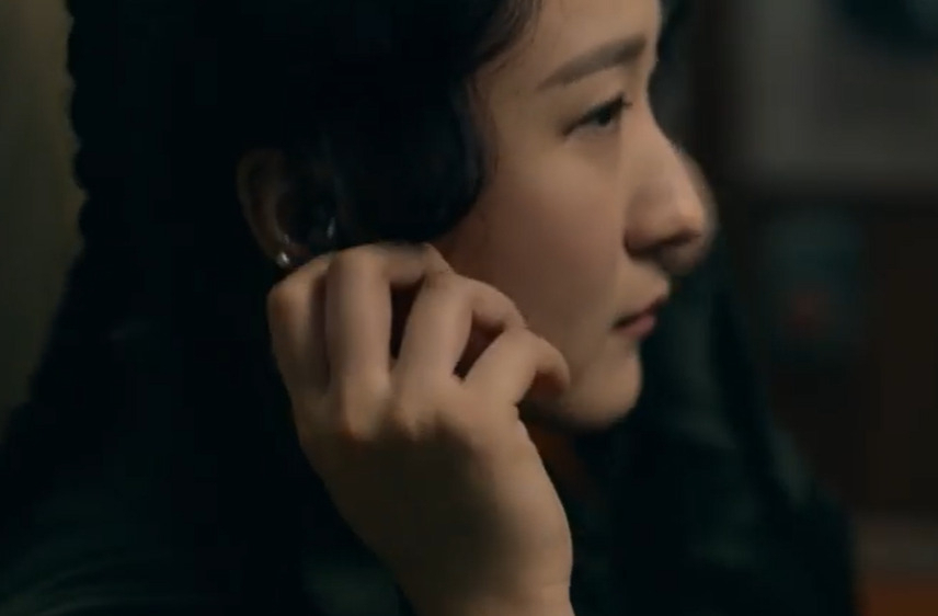 유튜브가 '유튜브 프리미엄'과 '유튜브 뮤직'에 최대 43000원이 할인 가능한 연간 구독권을 내놓지만 한국은 대상에서 제외됐다. 사진은 유튜브 뮤직 광고 선우정아편.