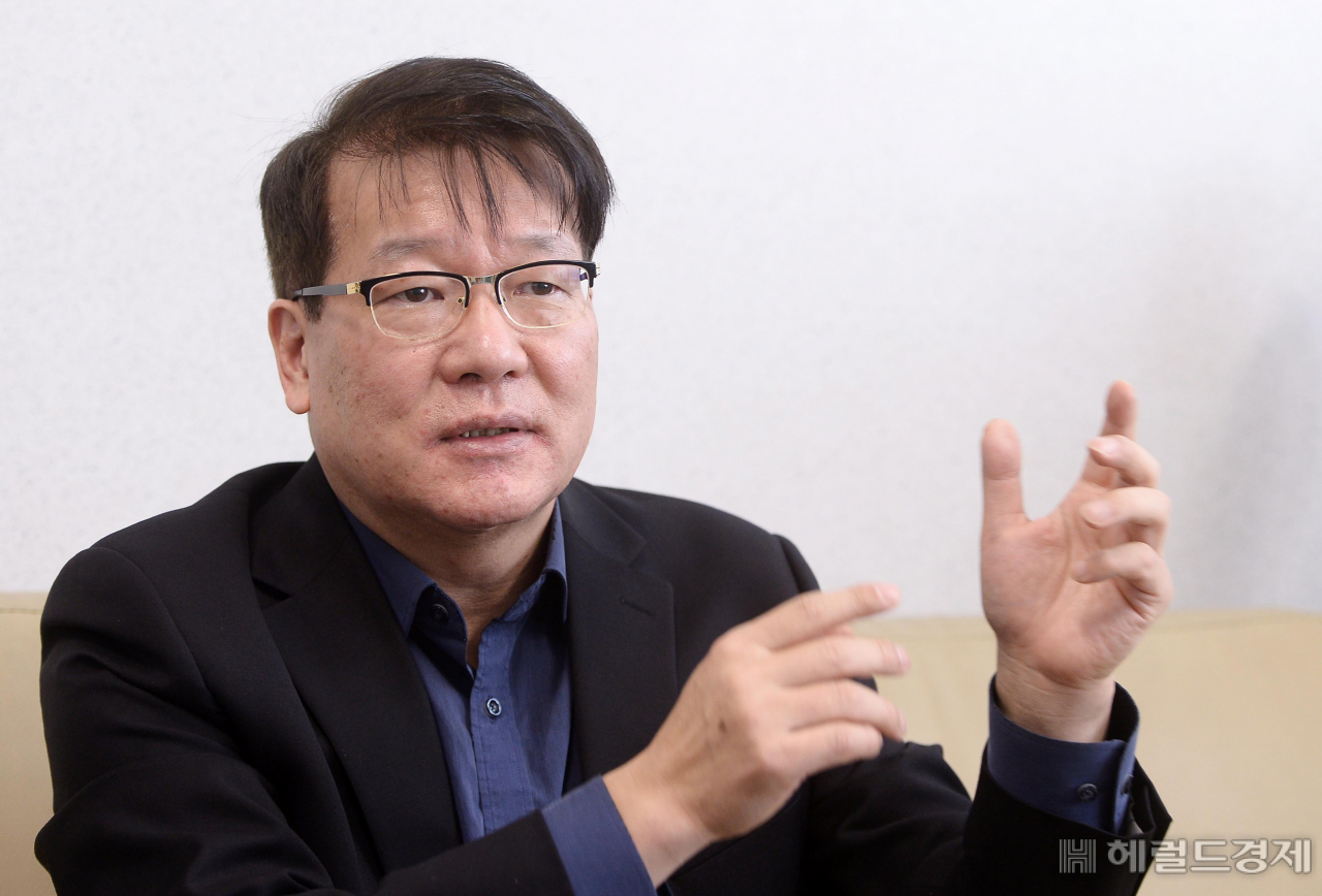 18일 오후 서울 성북구 서경대 한림관에서 정웅석 한국형사소송법학회장(서경대 교수)이 이야기하고 있다. 이상섭 기자