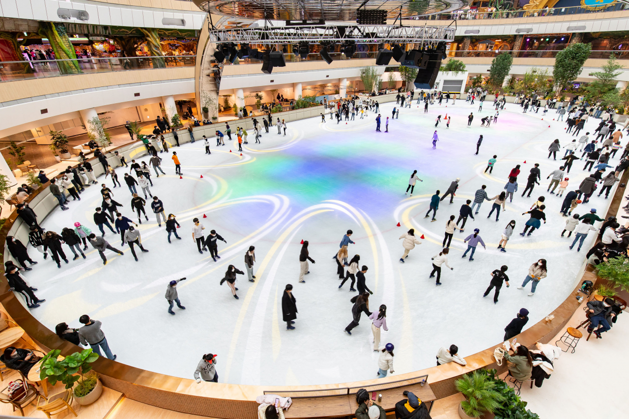 숱한 영화,드라마, 예능 촬영지 롯데월드 아이스가든