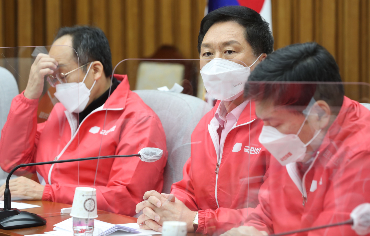 김기현 국민의힘 원내대표가 21일 서울 여의도 국회에서 열린 원내대책회의에서 발언하고 있다. [연합]