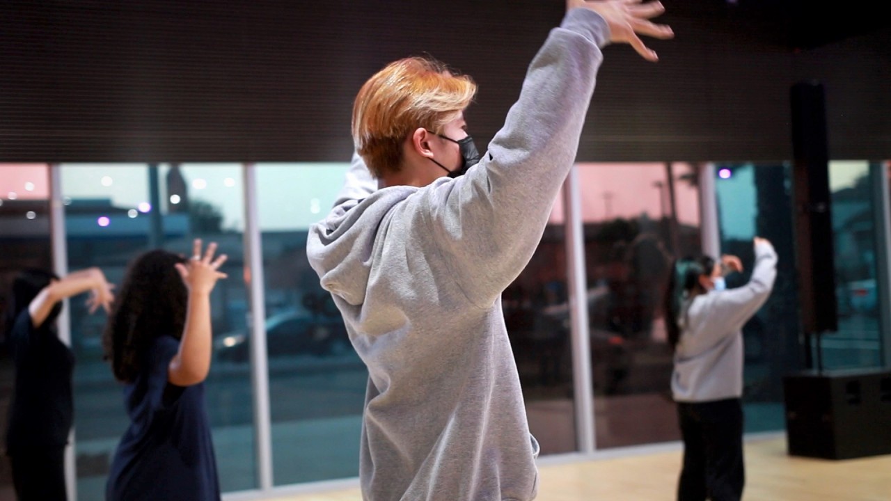 Rammus Lo, a student of K-Pop Center in Buena Park, California, takes a group dance class. (Picture by Choi Ji-won/ The Korea Herald)