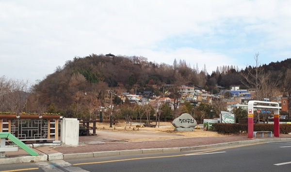 순천시가 여순사건 기념공원 입지로 낙점해 둔 조곡동 장대공원과 죽도봉 일대. /박대성 기자.