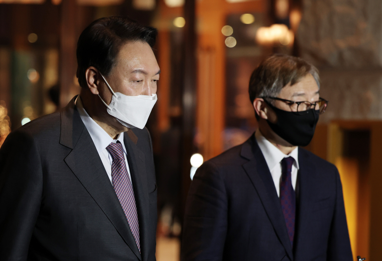 윤석열 국민의힘 대선후보(왼쪽)과 최재형 전 감사원장. [연합]
