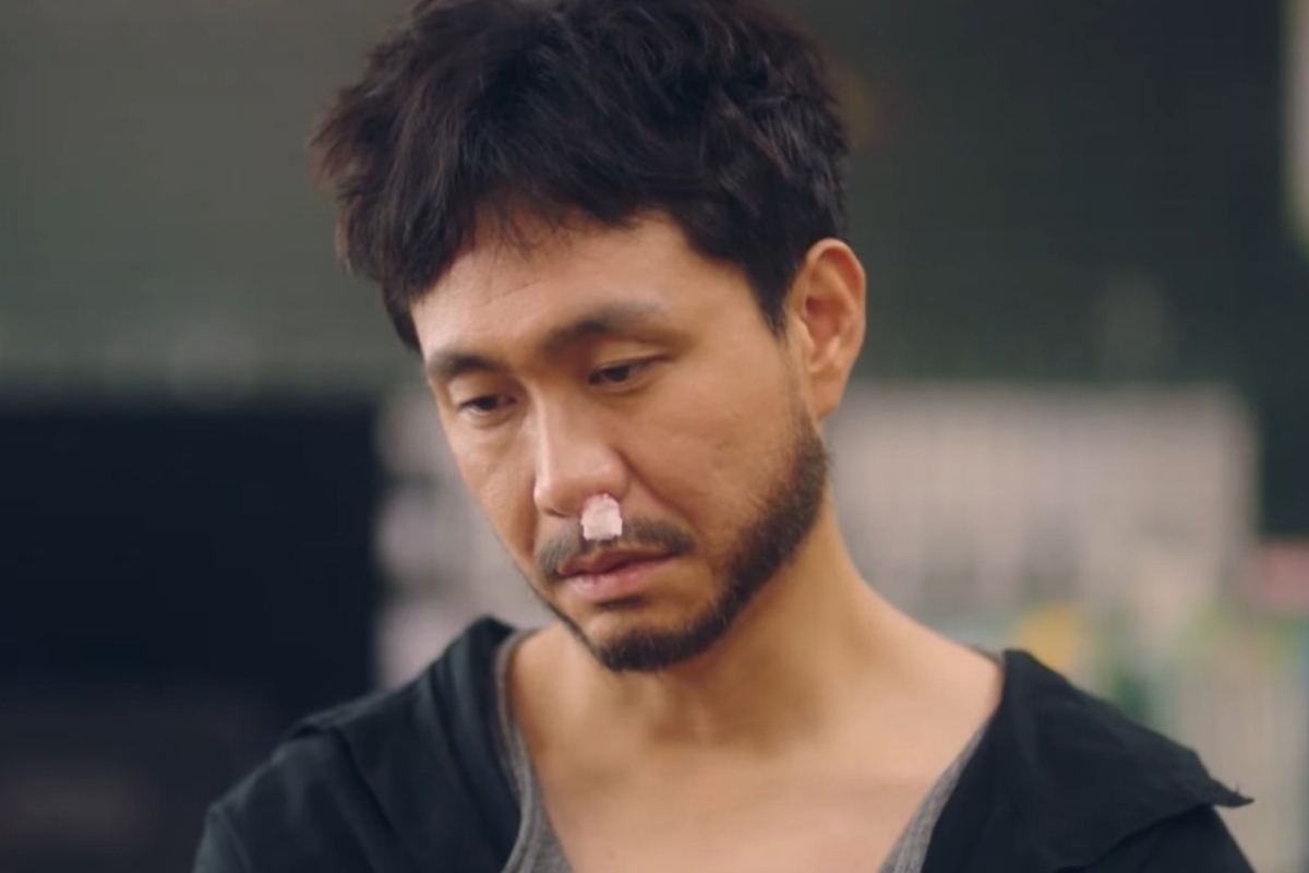 온라인동영상플랫폼(OTT) 웨이브 이용자 수가 오리지널 드라마 '엉클'로 다시 급증하며 '토종 1위' 자리를 굳히고 있다. 사진은 엉클의 주인공 역을 맡은 배우 오정세. [엉클 캡처]