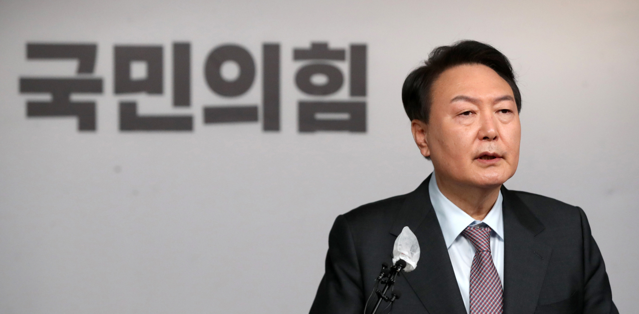 윤석열 국민의힘 대선 후보가 27일 오전 서울 여의도 당사에서 정치 분야 공약을 발표하고 있다. [헤럴드경제=이상섭 기자]
