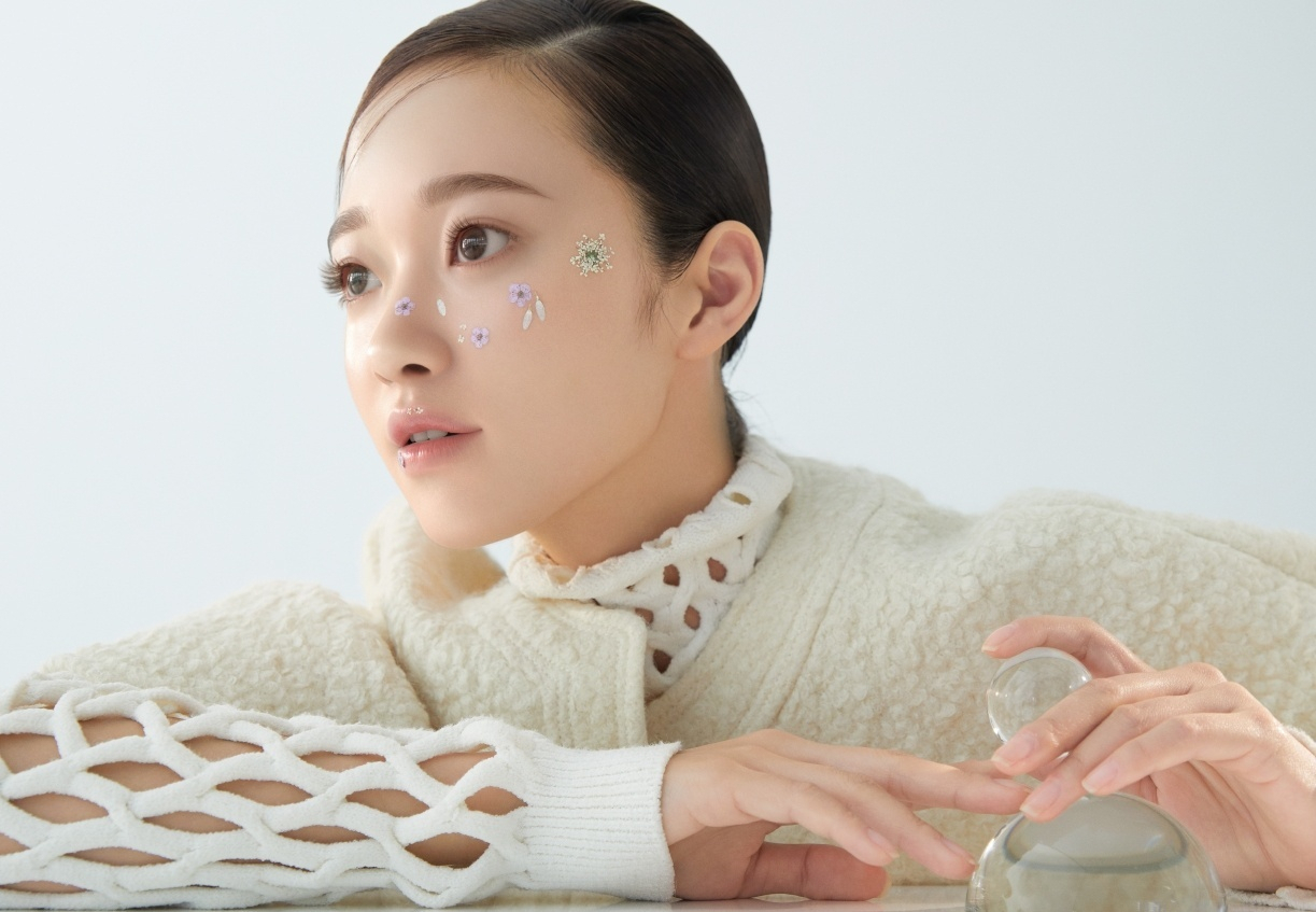 스마일게이트와 자이언트스텝이 공동으로 만든 가상인간(Virtual Human) ‘한유아’가 지난 12일 패션화보를 시작으로 연예계 진출을 선언했다. [한유아 인스타그램]
