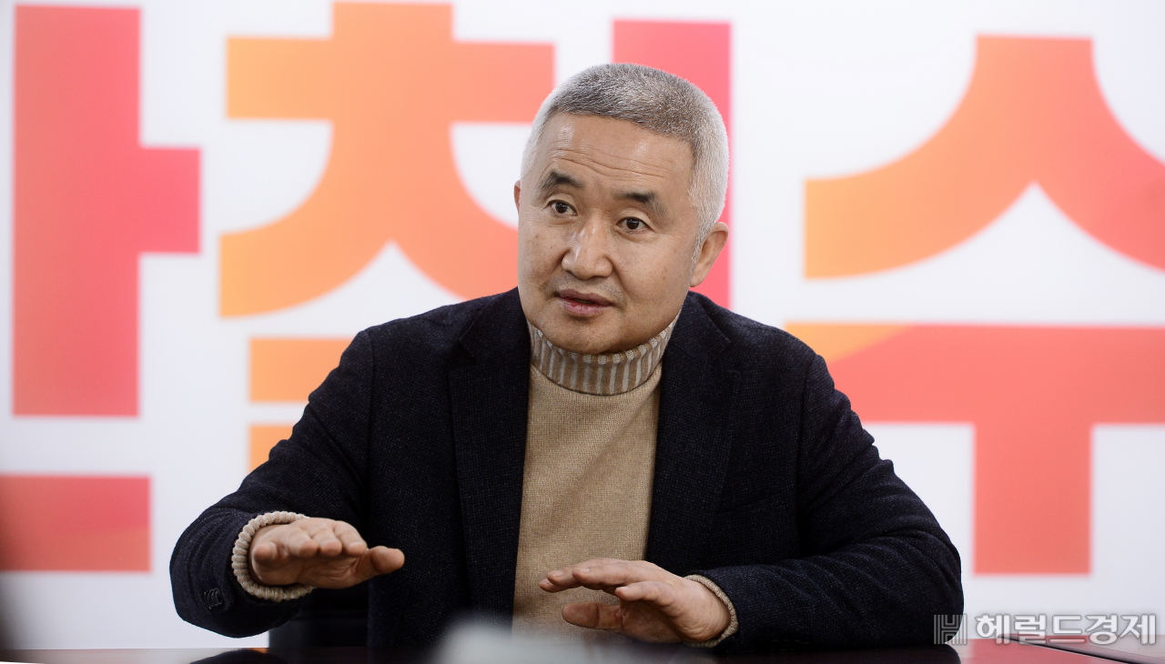 최진석 국민의당 상임선대위원장이 지난 27일 오후 서울 여의도 선대위 사무실에서 본지와 인터뷰하고 있다. 이상섭 기자