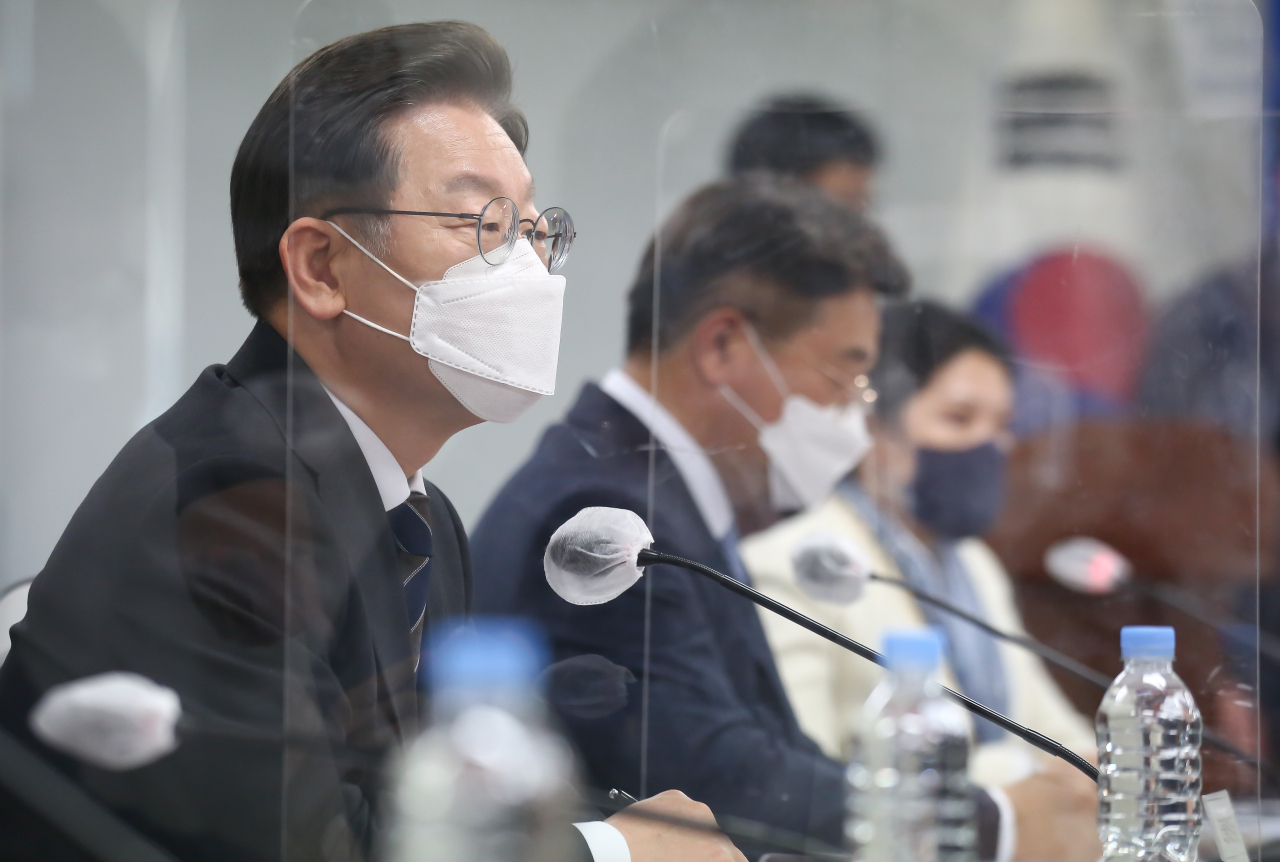 더불어민주당 이재명 대선 후보가 28일 서울 용산구 대한의사협회를 방문해 가진 간담회에서 발언하고 있다. 연합뉴스