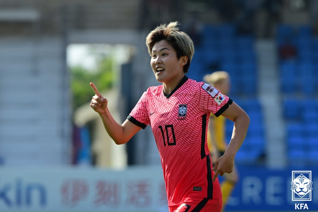 30일 인도 푸네의 시리 시브 차트라파티 종합운동장에 열린 2022 아시아축구연맹(AFC) 아시안컵 호주와의 8강전. 후반전 지소연이 득점한 뒤 기뻐하고 있다. [연합]