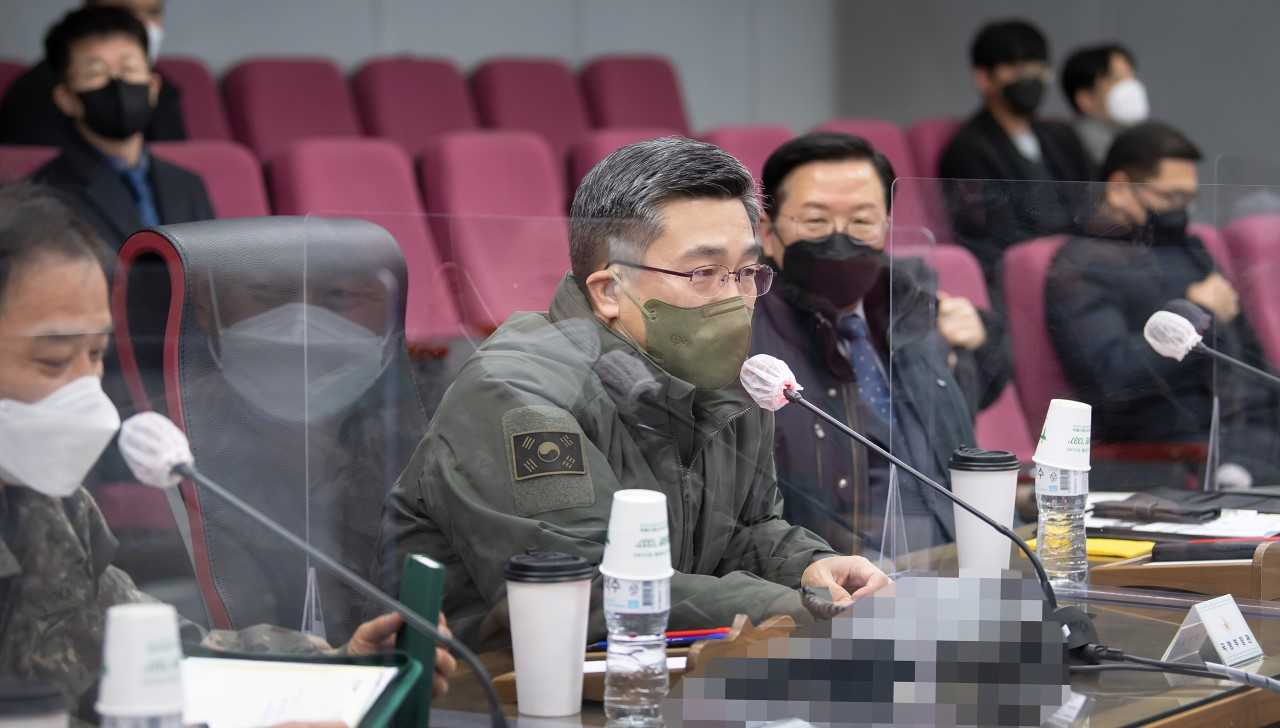 서욱 국방부 장관은 31일 북한의 잇단 미사일 무력시위 속 육군 미사일사령부를 찾아 군사대비태세를 점검하고 유사시 즉각적인 대응이 가능한 실행력 제고를 지시했다. [국방부 제공]