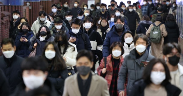 [Subway Stories] Passengers down by 25% last year amid pandemic