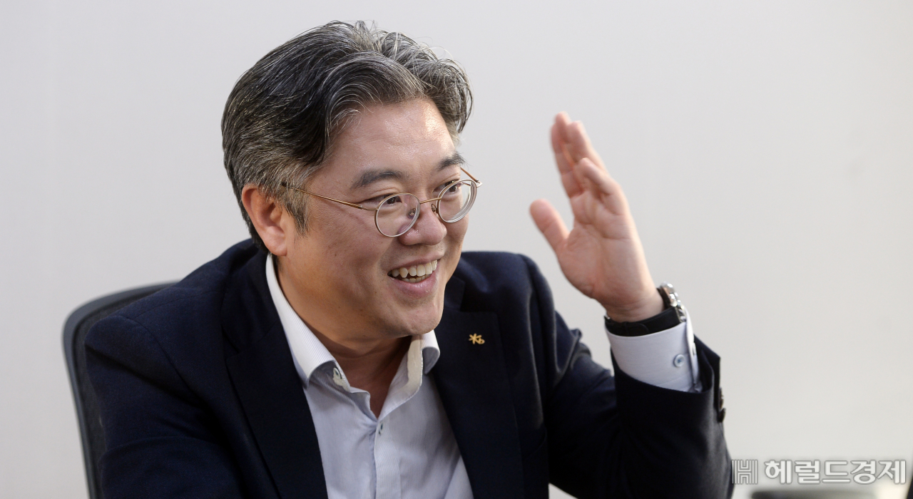 27일 오후 서울 영등포구 KB금융 신관에서 조영서 KB금융지주 CDPO가 본지와 인터뷰를 하고 있다. 이상섭 기자