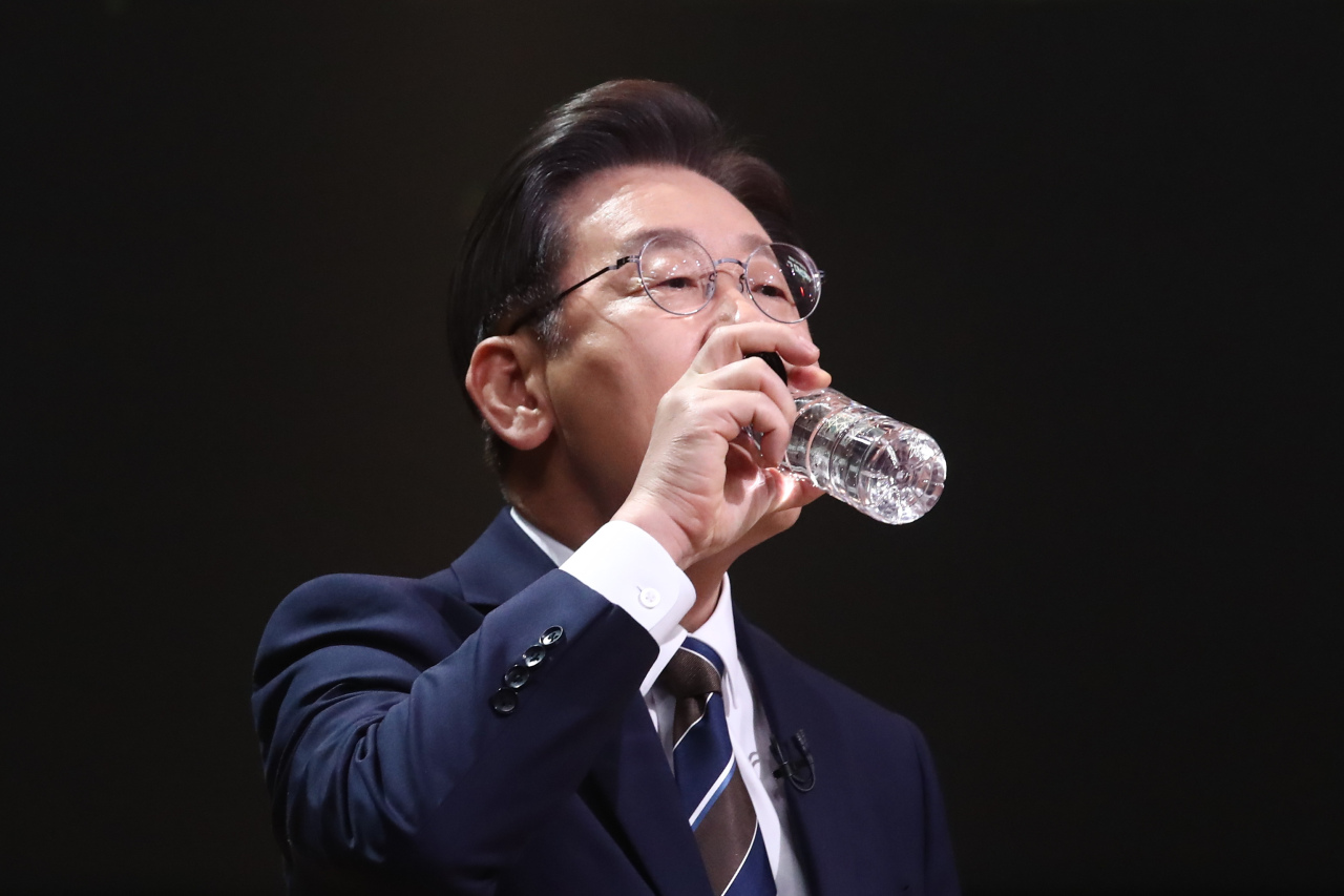 Lee Jae-myung of the ruling Democratic Party of Korea (Joint Press Corps)