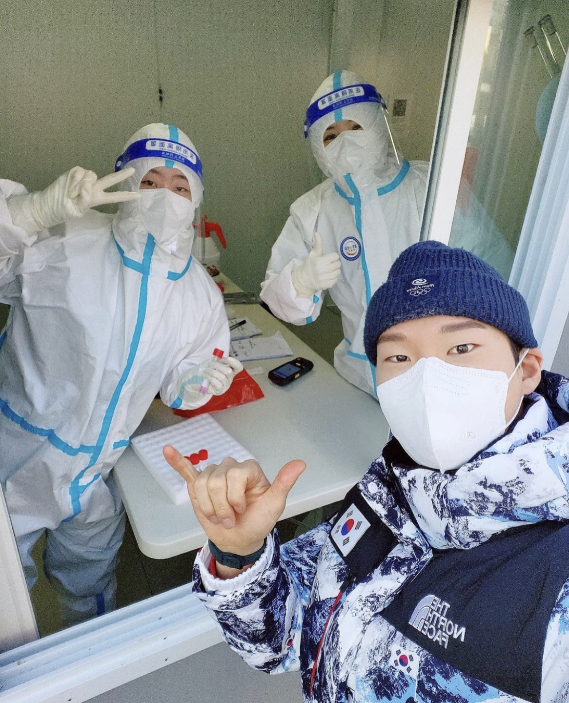 이상호가 자신의 SNS를 통해 PCR 검사하는 사진 등 베이징 올림픽 기간의 일상을 공유하며 팬들과 소통하고 있다. [이상호 SNS]
