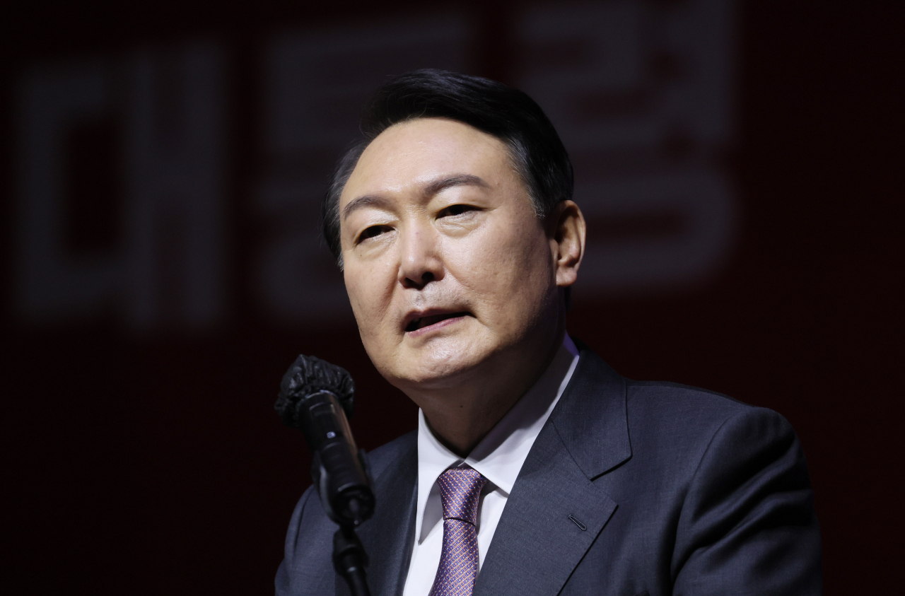 윤석열 국민의힘 대선후보가 6일 오후 광주 서구 김대중컨벤션센터에서 열린 광주선대위 필승결의대회에서 발언하고 있다. 연합뉴스