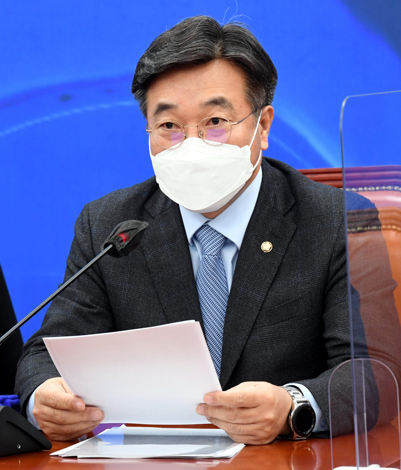 윤호중 더불어민주당 원내대표가 8일 오전 국회에서 열린 원내대책회의에서 발언하고 있다. [연합]