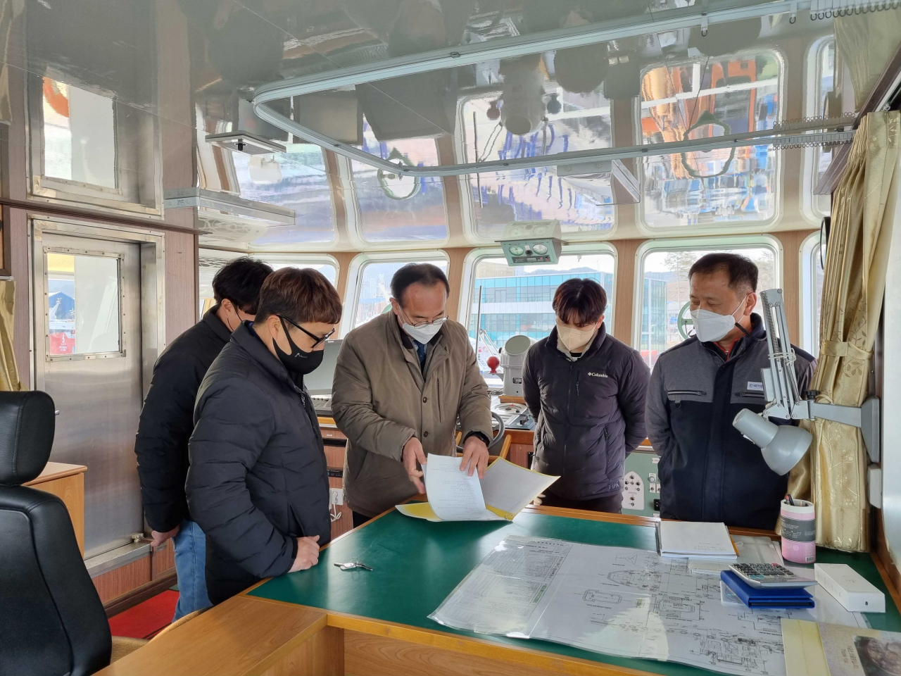 박경철 한국어촌어항공단 이사장(가운데). [한국어촌어항공단 제공]