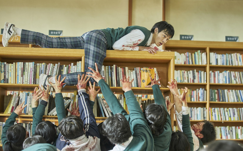 넷플릭스 오리지널 콘텐츠 ‘지금 우리 학교는’의 한 장면. [넷플릭스 페이스북 캡처]