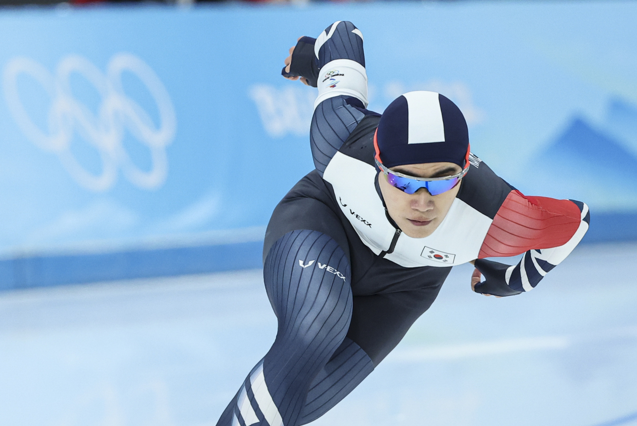 김민석이 8일 2022 베이징 동계올림픽 스피드스케이팅 남자 1500m 경기에서 역주하고 있다. [연합]