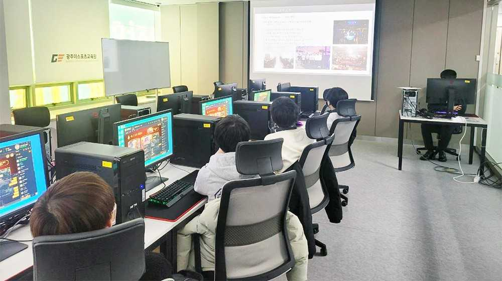 광주이스포츠교육원(원장 정연철)이 지난 7일 ‘2월 게이머 양성 과정’을 개강했다.