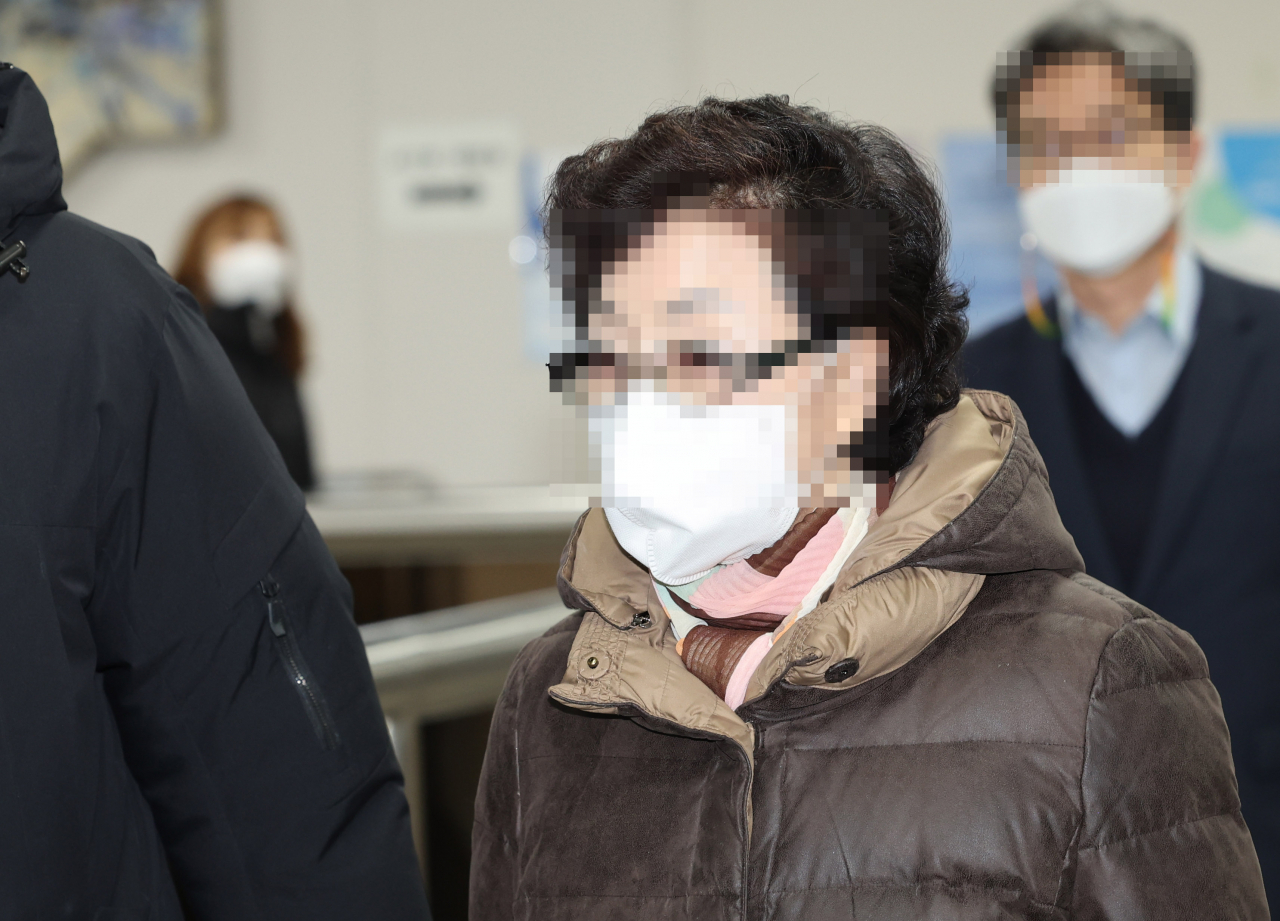 요양병원을 불법 개설해 요양급여를 타 간 혐의로 1심에서 실형을 선고받은 윤석열 국민의힘 대선후보의 장모 최은순 씨. [연합]