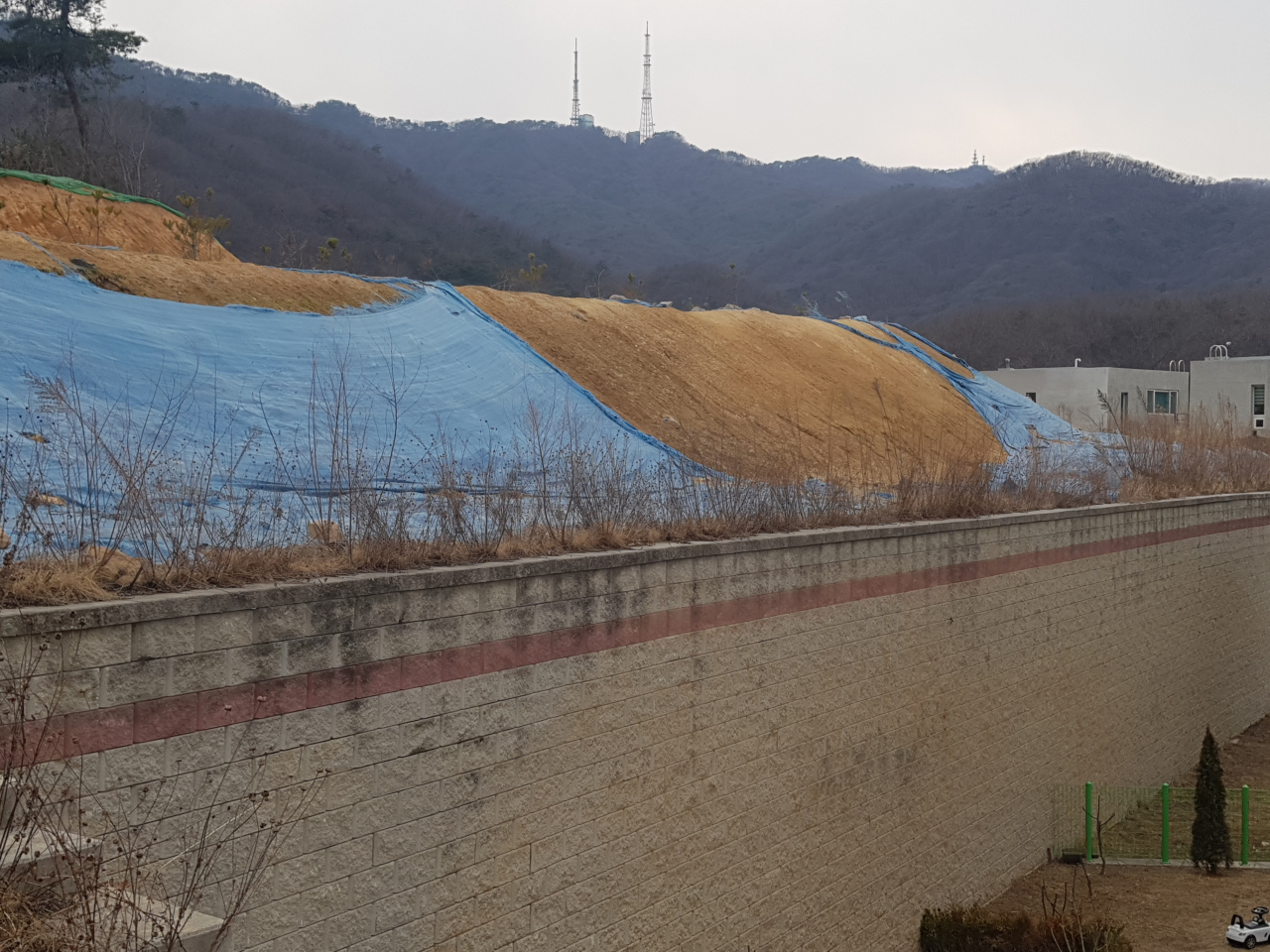 용인 수지구 고기동 급경사지 일대[용인시 제공]