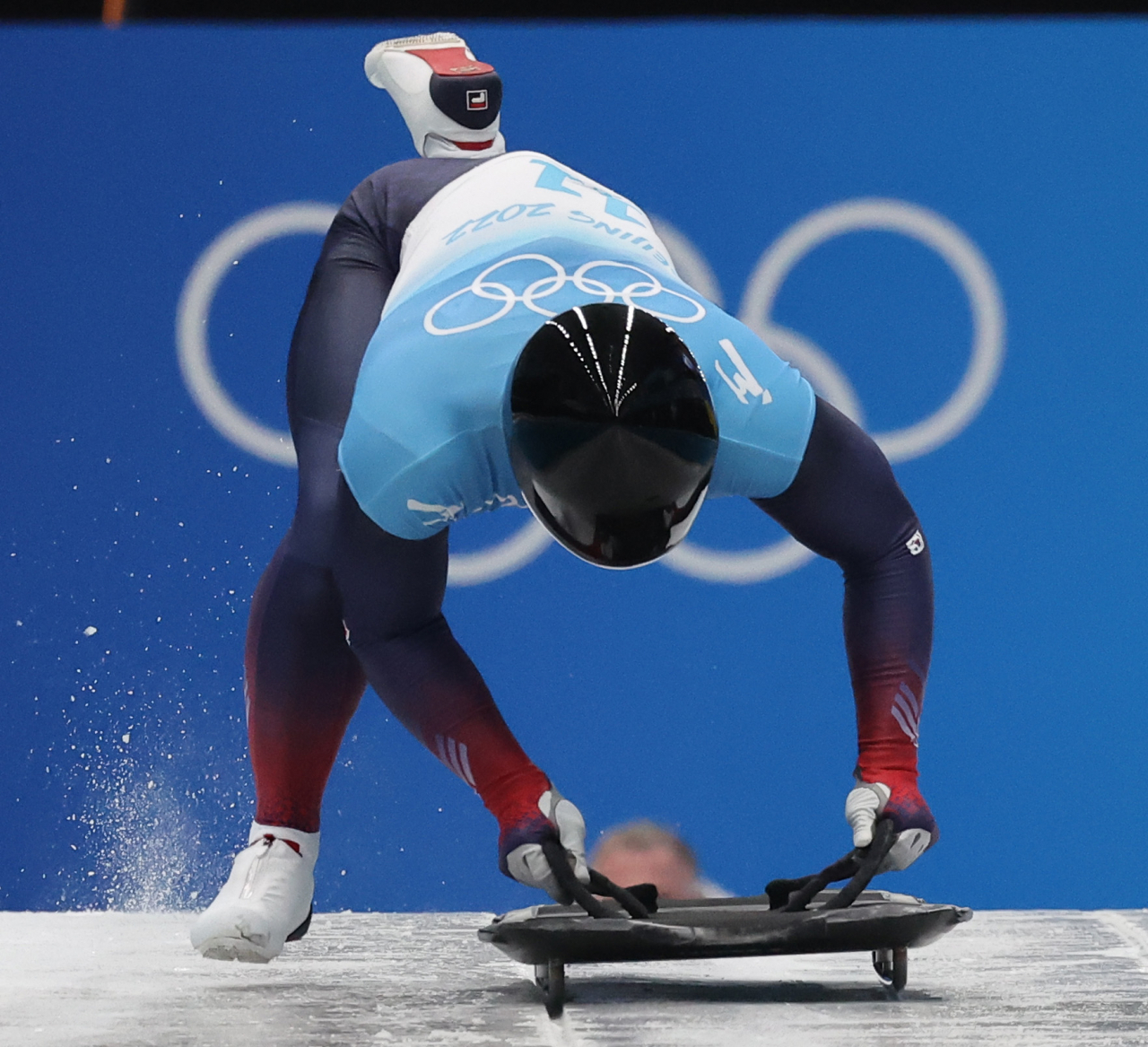 윤성빈이 11일 중국 베이징 옌칭 국립 슬라이딩 센터에서 열린 2022 베이징동계올림픽 남자 스켈레톤 3차 시기에서 출발하고 있다. 연합뉴스