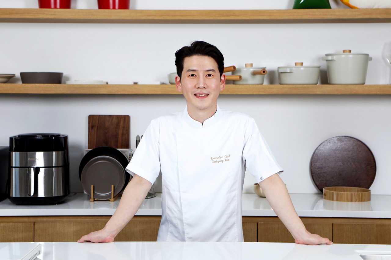 농심이 오는 4월 잠실 롯데월드몰에 비건 레스토랑 ‘포리스트 키친(Forest Kitchen)’을 오픈하고 총괄 셰프로 김태형씨를 선임했다. [농심 제공]