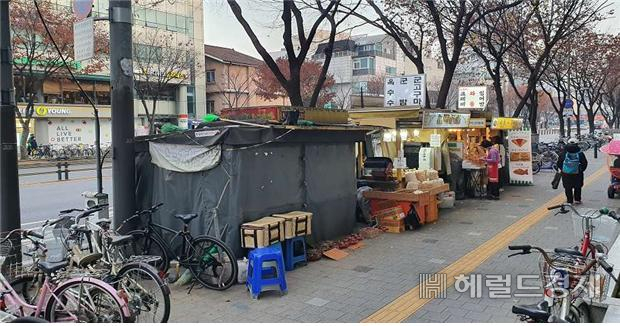 마포구 망원역 거리가게 개선 전.