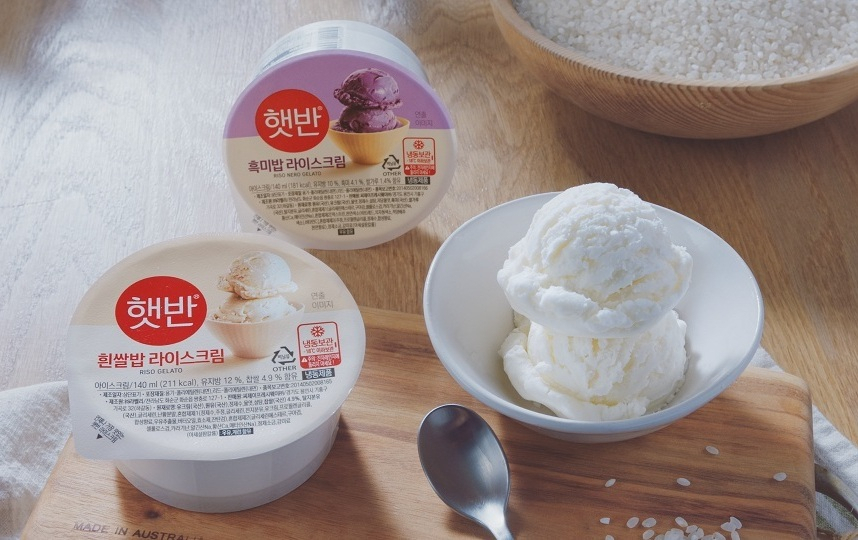 17일 CJ제일제당은 쫀득한 밥알이 들어간 젤라또 아이스크림 제품인 ‘햇반 라이스크림’을 200만개 한정판으로 출시했다. [CJ제일제당 제공]
