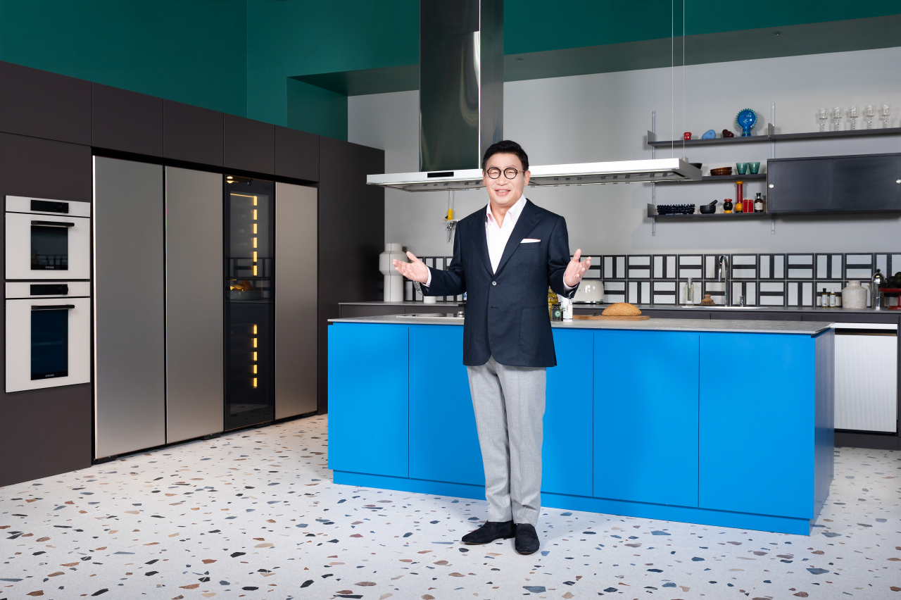 이재승 삼성전자 생활가전사업부장 사장이 서울 논현동에 있는 삼성디지털프라자 강남본점에서 2022년형 비스포크 홈 신제품을 소개하고 있다. [삼성전자 제공]